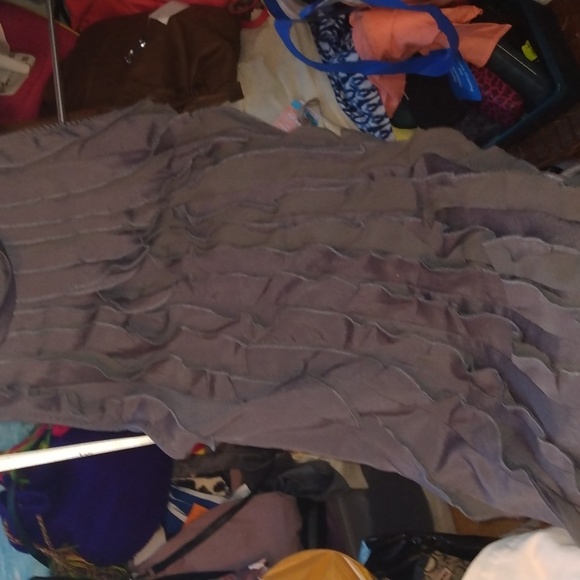 Trinity women's grey halter top with ruffles sz small New - Picture 5 of 17